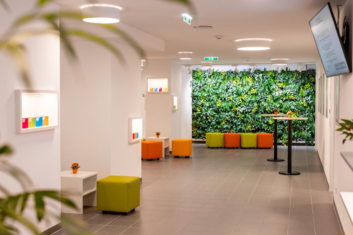 1730888694-home4students-gro-lobby-2