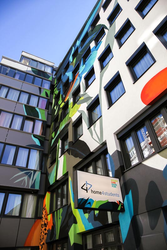 1730888693-home4students-gro-aussen-1