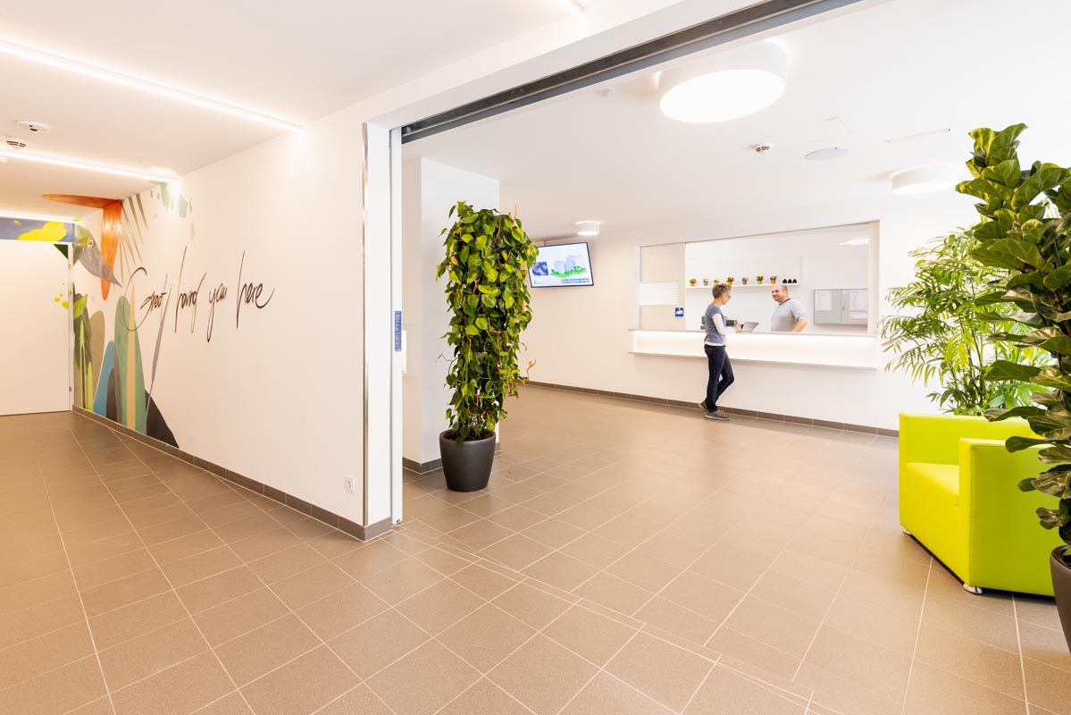 1730888693-home4students-gro-lobby-1