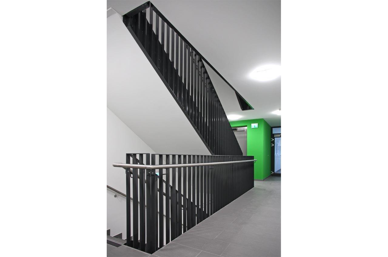 1629903420-hall-12